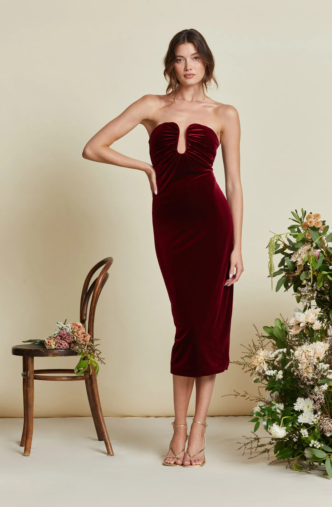 Aritsia Sweetheart Velvet Midi-Red