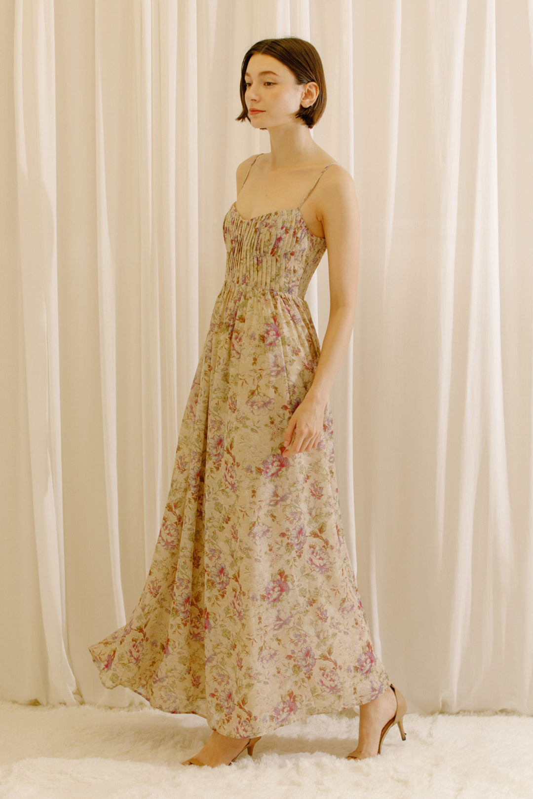 Floral pleated maxi dress.